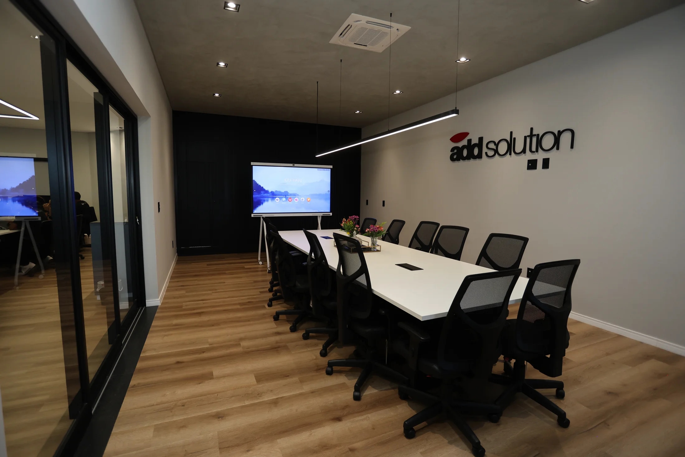 Sala de reunião na sede da Add Solution