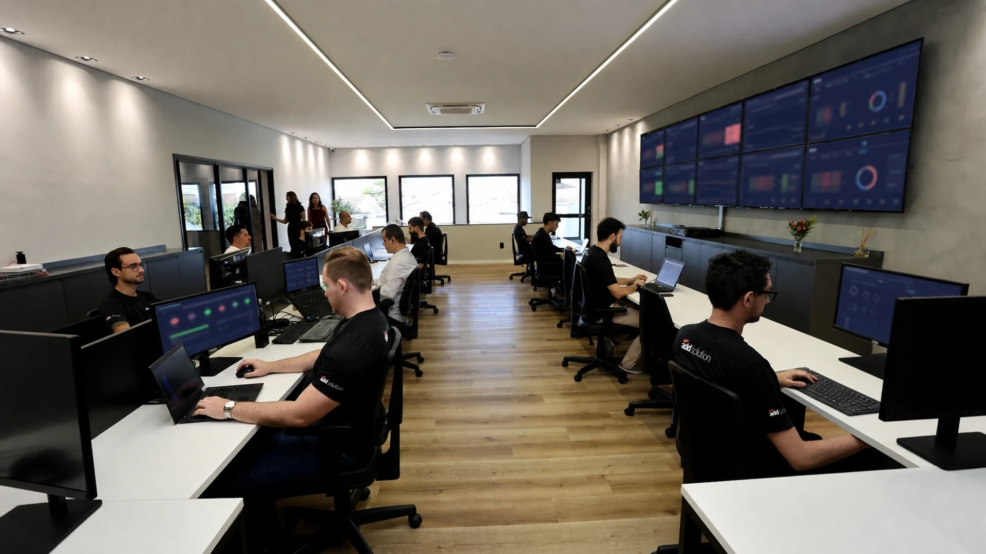 Equipe do NOC da Add Solution operando o centro de monitoramento 24x7